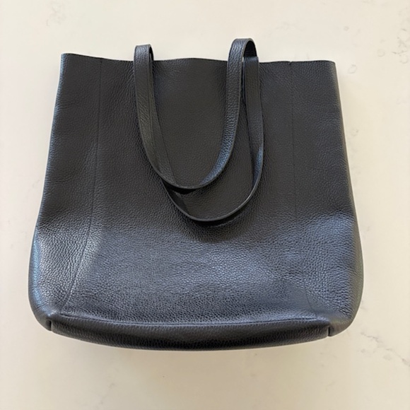 Cuyana Tall Structured Tote - Black Pebbled Leather - Picture 7 of 10